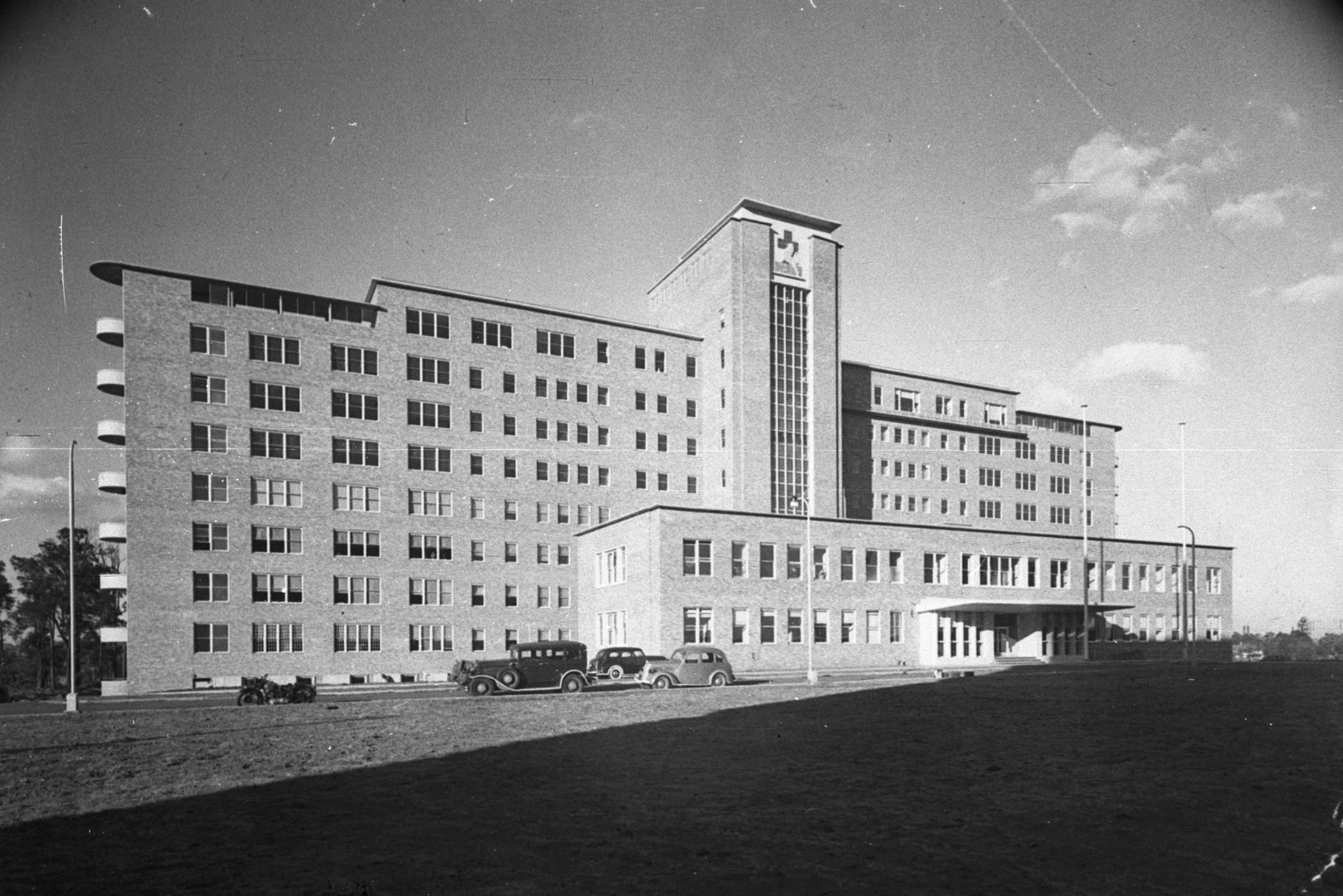 Historical Image of Concord Hospital Entrance