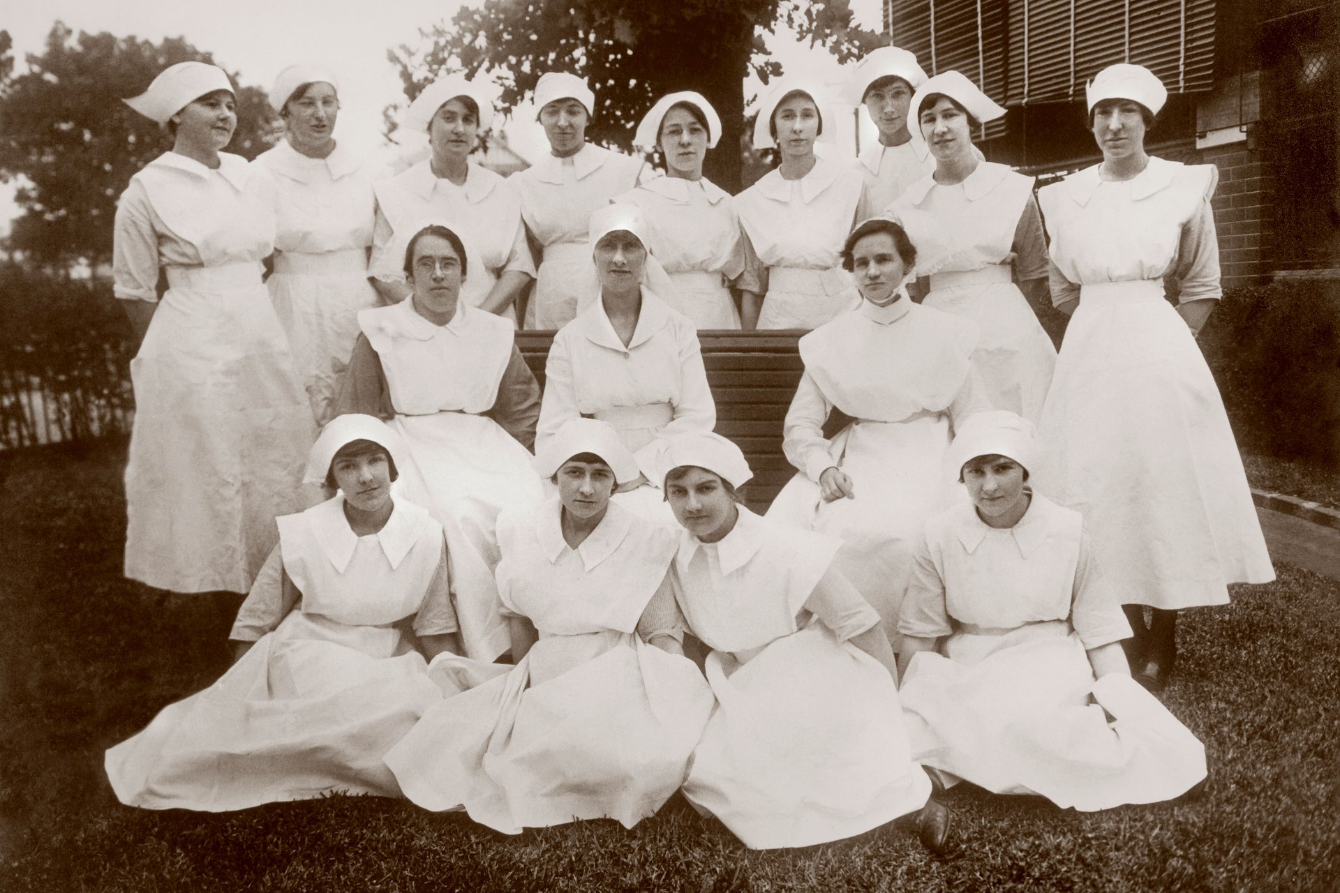 Black and white photo of nurses in the 1920's