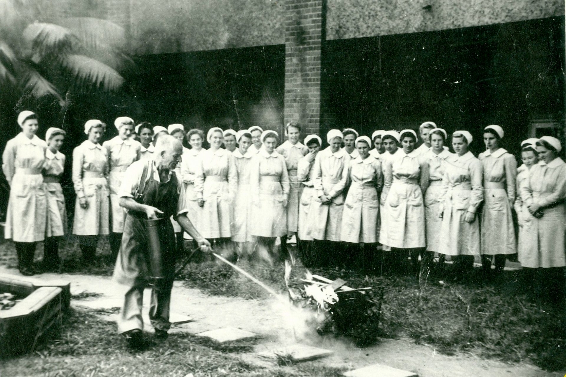 1943 nurse fire training