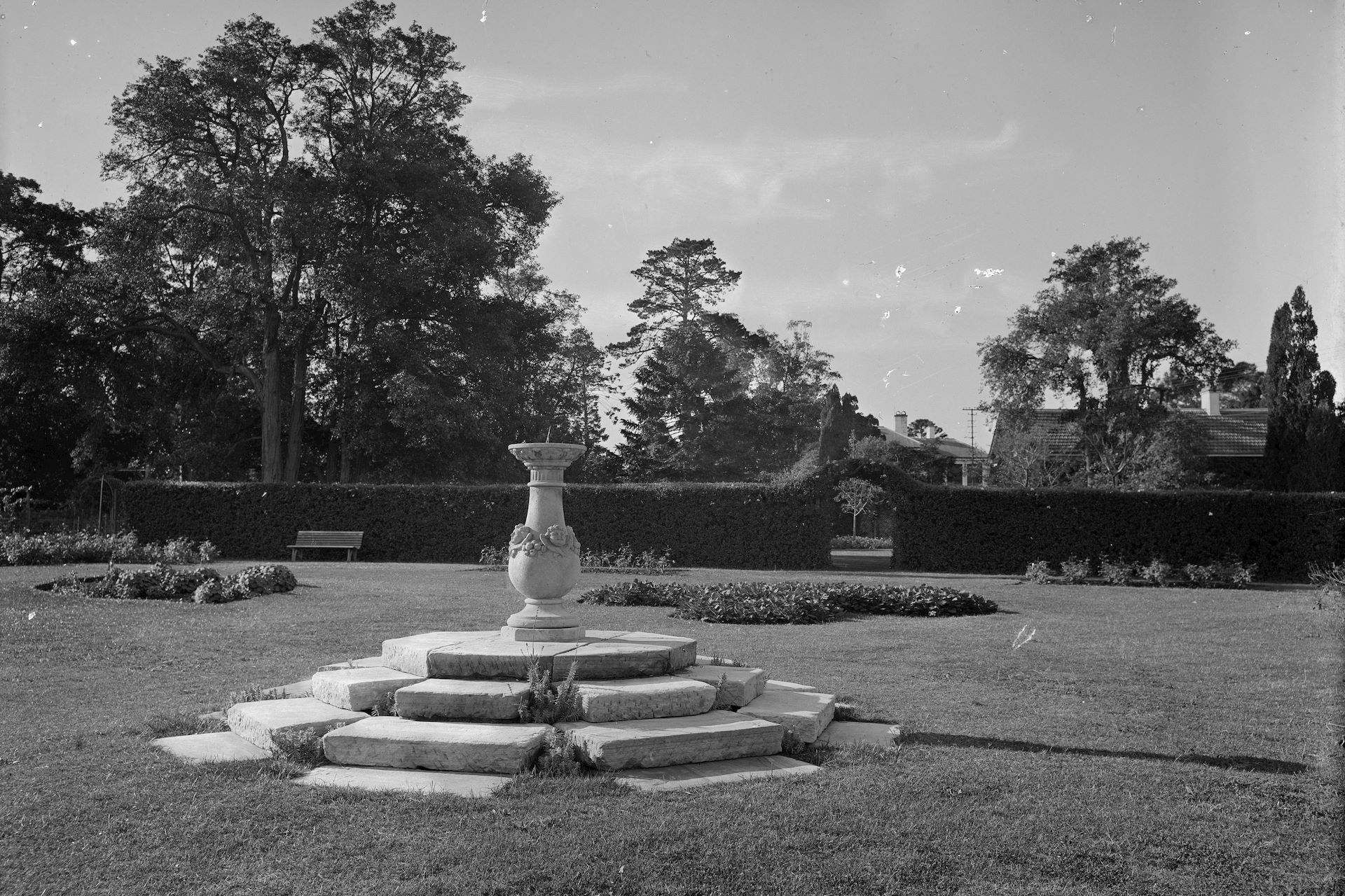 1924_Yaralla_Estate_Sundial