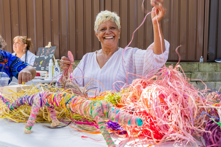 Close the Gap weaving demonstration