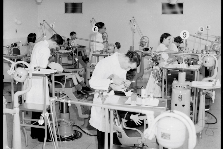Sydney Dental Hospital students and children 1939