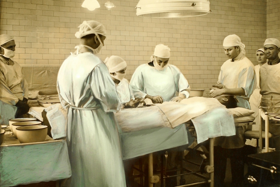 People performing an operation in 1935 at hospital