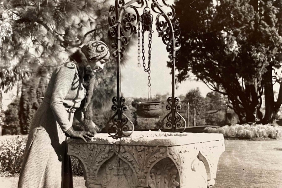 1920_Yaralla_Eadith_Walker_WishingWell