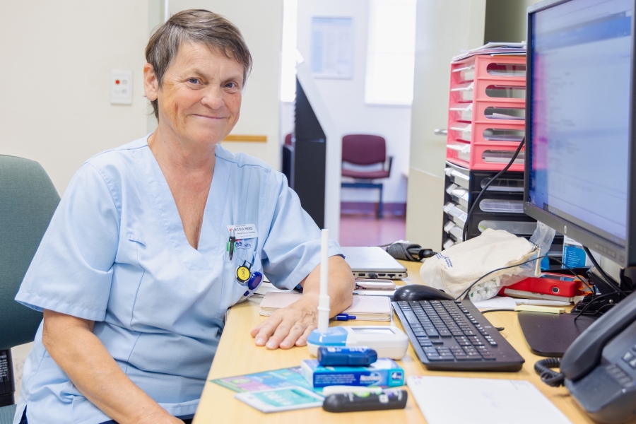 Photo of Nicola Reed at smoking cessation clinic 